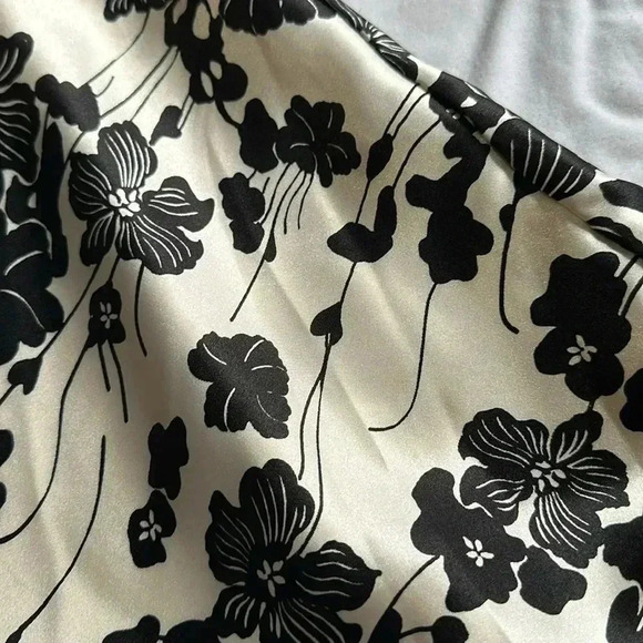 WHITE HOUSE BLACK MARKET Dress 4 Satin Floral Print Halter Black Off White - Picture 4 of 6